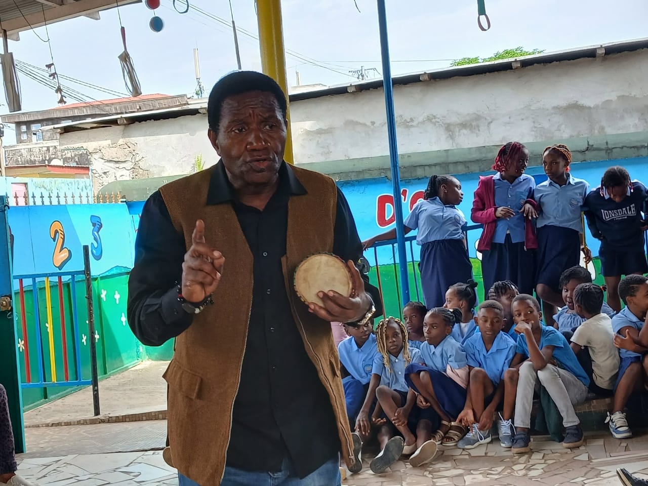 Mathias Ndembet, Conteur Principal